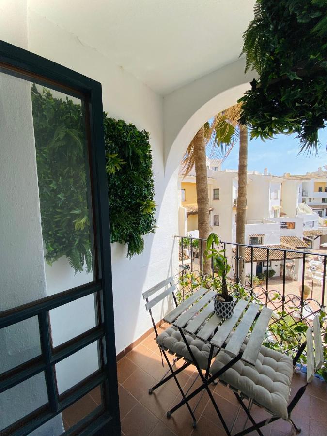 Luminoso Apartamento Para Dos Personas En Cabopino Marbella Bagian luar foto